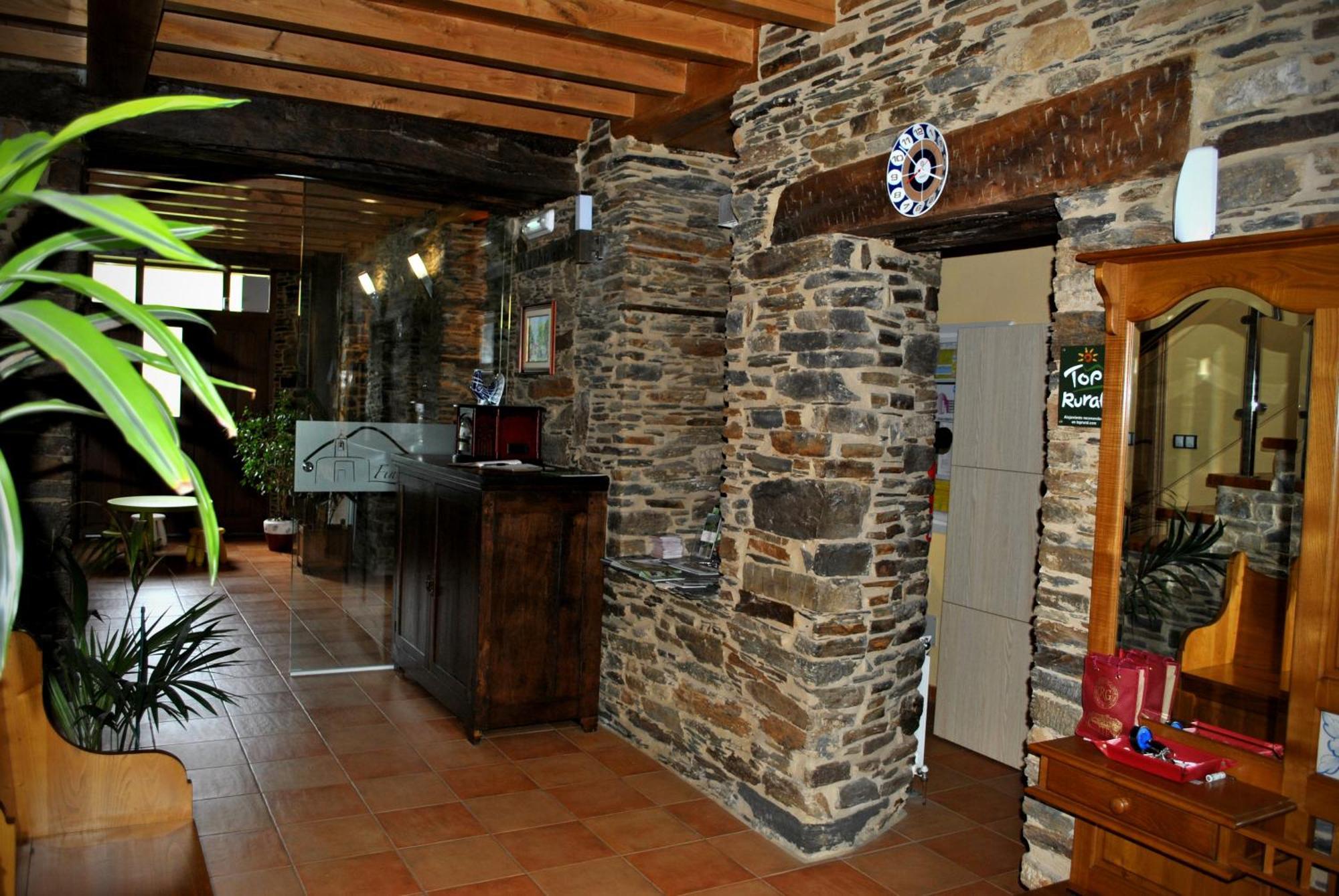 Finca O Bizarro Trabada Exteriör bild